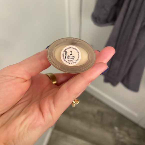 Charlotte Tilbury Airbrush Flawless Foundation with N2 - Picture 2 of 5